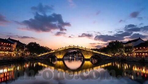 董大师德州扑克-董大师与德州扑克，策略、智慧与人生的博弈